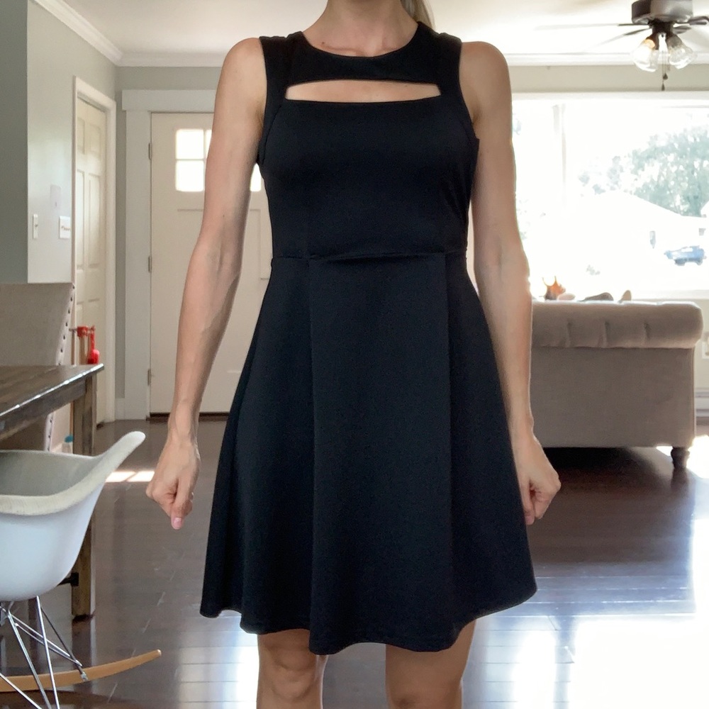 Dress - Picture 3 of 3
